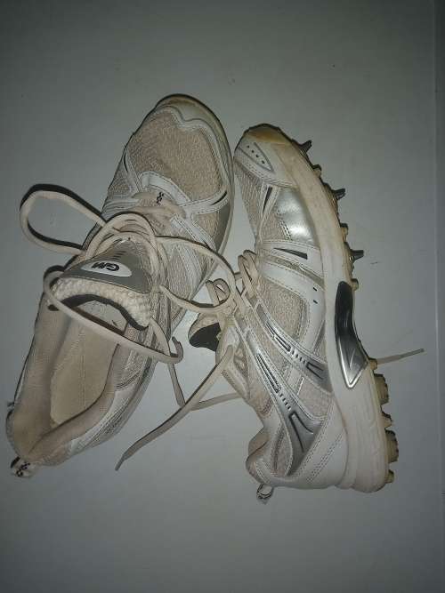 Gunn and Moore Cricket Shoe size UK9