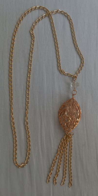 Leave necklace