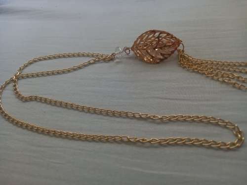 Leave necklace