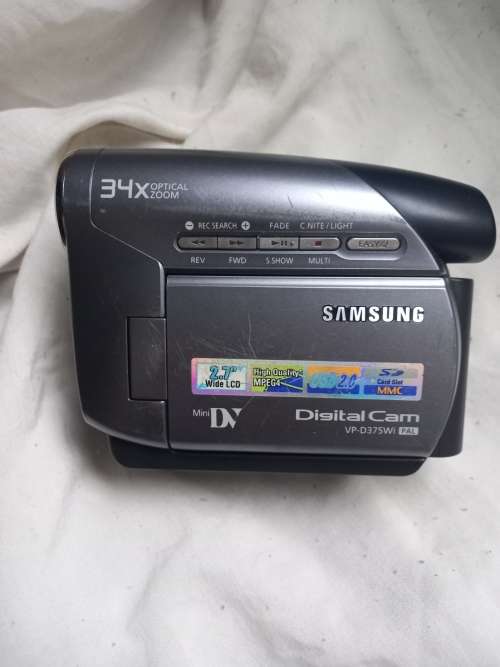 Samsung VP-D375Wi Camcorder