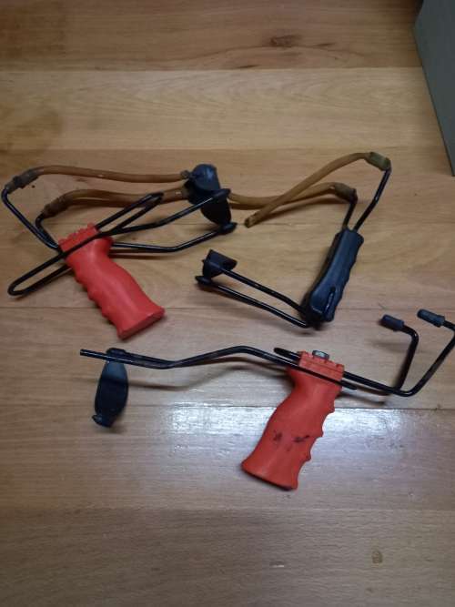 Slingshot x 3 (Needs new rubbers)