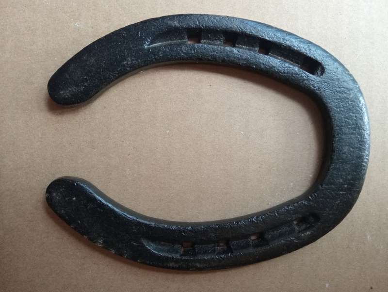 Horse shoe 14 x 11 cm