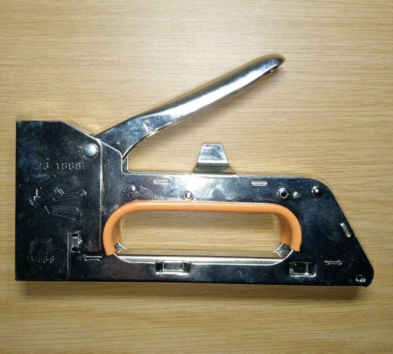 Staple gun R23-1008F