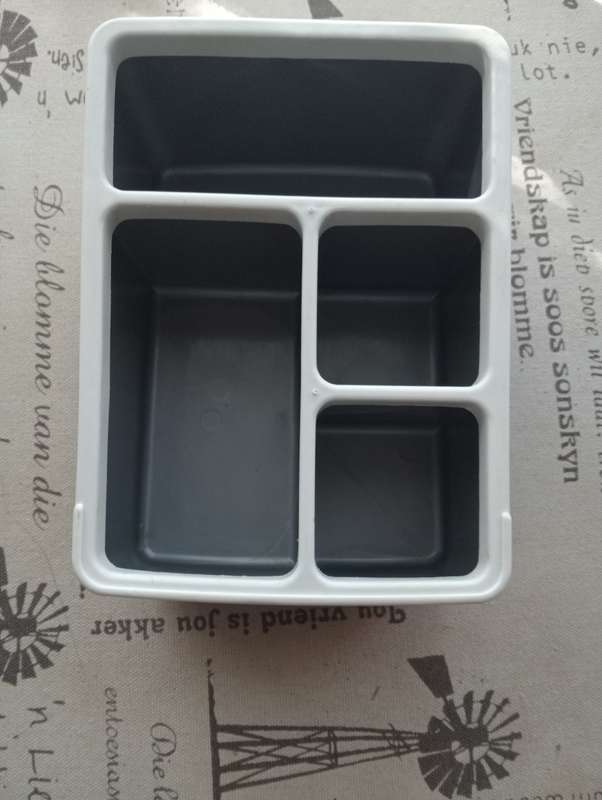 Desktop Office Plastic Stationery Organiser Tray Silver organiser 14 x 8 x 10cm