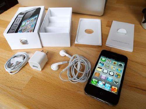 APPLE IPHONE 4S 32GB BLACK WIFI TOUCHSCREEN GSM QUADBAND 3G