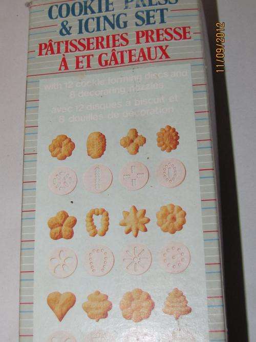 Cookie Cutter and Icing Set