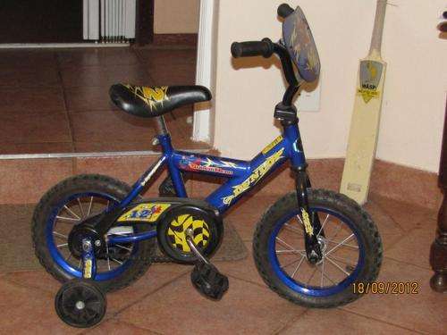 Dunlop Superman 12" Bike with Stabilizers