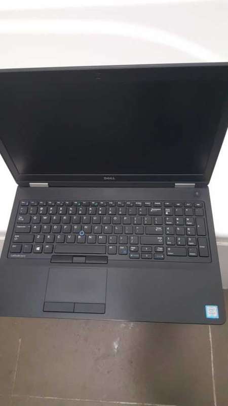 Dell Latitude E5570 i5-6200U 8GB RAM 500GB HDD 15.6" HD Notebook