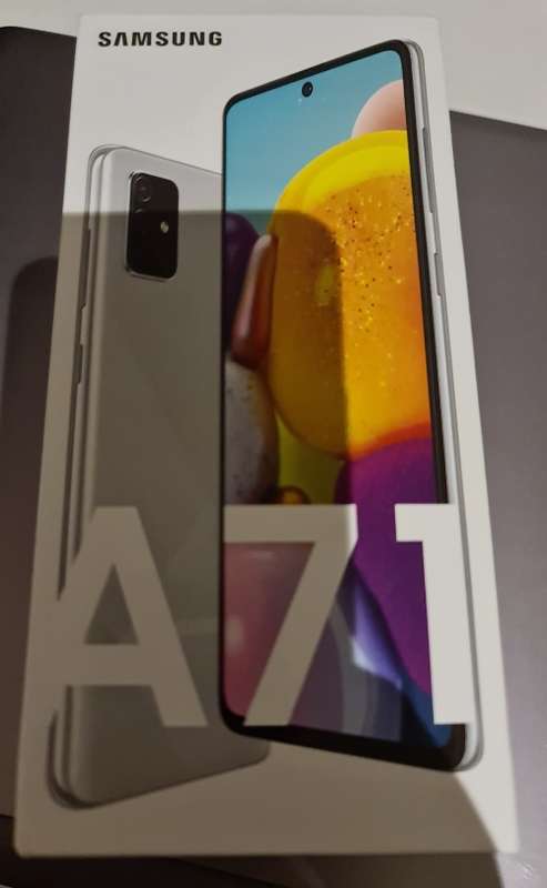 Samsung A71 64 Mega Pixel Smart Phone Quad Camera Dual Sim and open to all networks. Sealed NEW