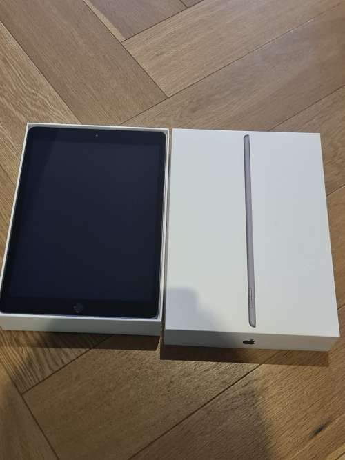 Apple iPad 32GB 8th GEN Like New In Box Complete Space Grey