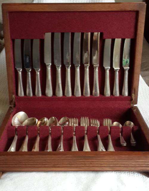 ARTHUR PRICE "BEAD" DESIGN EPNS A1 SHEFFIELD 44 PIECE CUTLERY CANTEEN