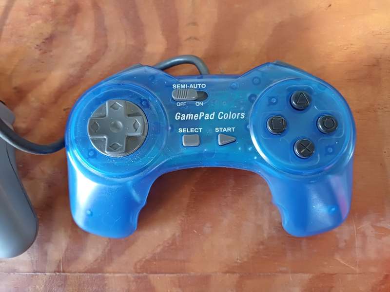 PlayStation 1 (System Complete) plus generic controller