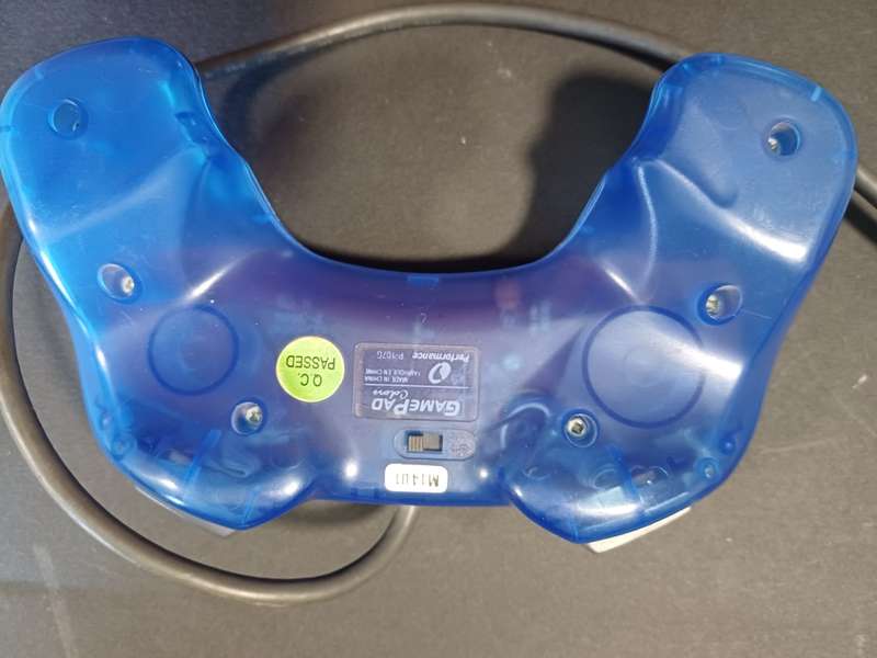 PlayStation 1 (System Complete) plus generic controller