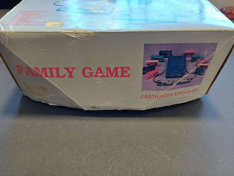 Family Game (Famiclone) in Box Console/Controllers only