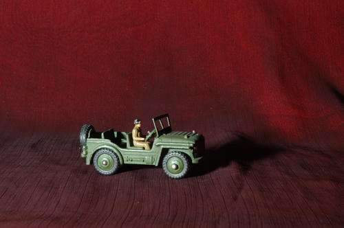 Dinky Toy WWII Austin Champ 674