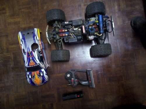 Traxxas Revo 2.5R Nitro Car( 2 stroke)
