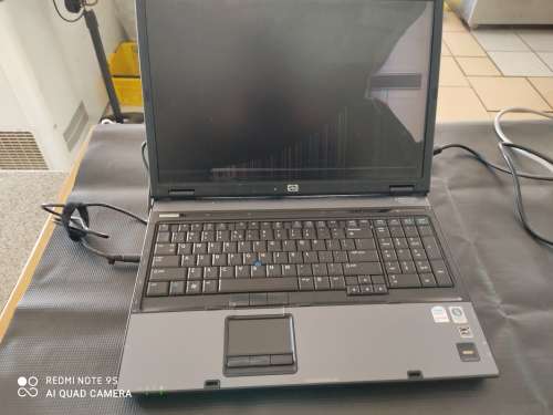 HP Compaq Laptop , Cracked Screen