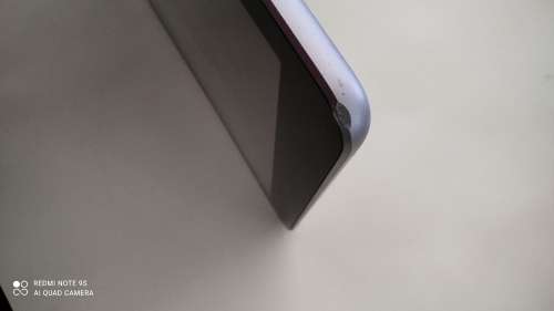 Apple Ipad 5th Gen 32GB *** Please read the Add*** Cracked screen