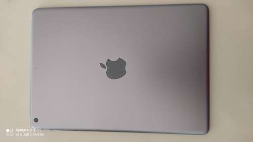 Apple Ipad 5th Gen 32GB *** Please read the Add*** Cracked screen