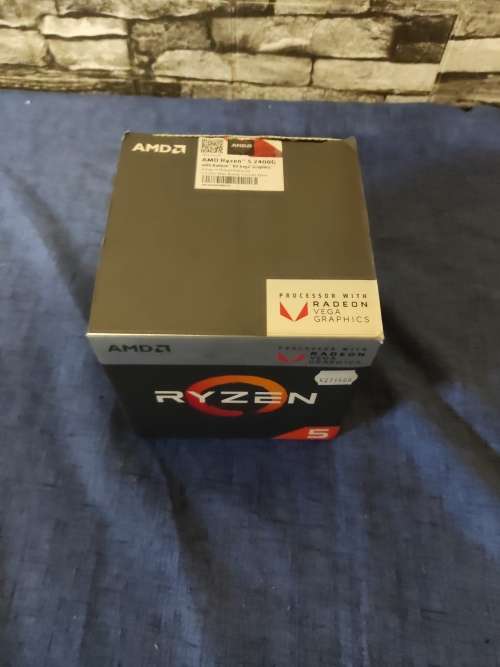 AMD Ryzen 5 2400G Quad Cores and 8 Thread Up to 3.9GHz and RX Vega 11 Graphics Integrated
