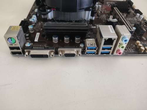 AMD Ryzen Combo **Ryzen 5 2400G Quad Core**RX Vega 11 Graphics**8GB DDR4 Ram**MSI Motherboard