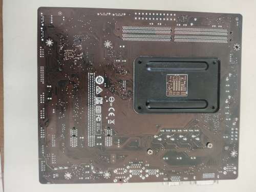 AMD Ryzen Combo **Ryzen 5 2400G Quad Core**RX Vega 11 Graphics**8GB DDR4 Ram**MSI Motherboard