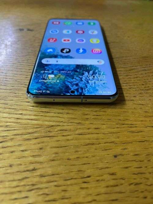 **Boxed**Samsung S20 in Very Good Condition