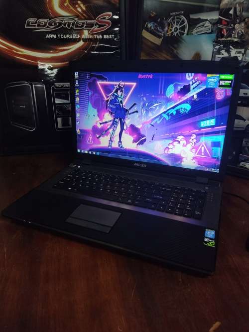 17 Inch Gaming Beast**Quad Core i7**GTX860m 2GB Graphics card**8GB Ram**500GB HDD**Read the ADD