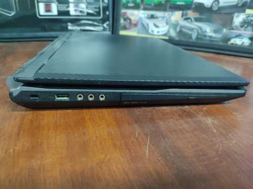 17 Inch Gaming Beast**Quad Core i7**GTX860m 2GB Graphics card**8GB Ram**500GB HDD**Read the ADD