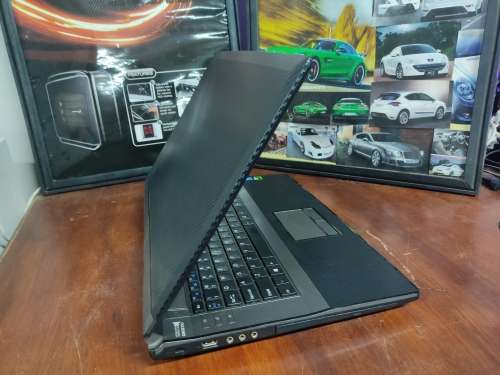 17 Inch Gaming Beast**Quad Core i7**GTX860m 2GB Graphics card**8GB Ram**500GB HDD**Read the ADD
