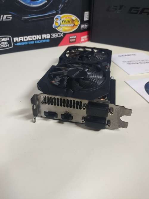 **BOXED**4GB Graphics Card**Gigabyte G1 GAMING Windforce Super Over Clock Radeon R9 380X