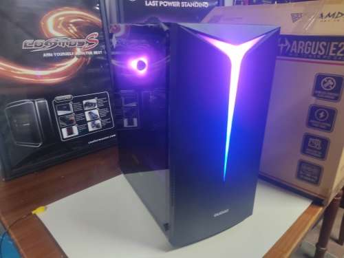 **Quad Core i5 4590**Nvidia Geforce Graphics Card**1000GB**Gigabyte Gaming Motherboard**Gaming Case