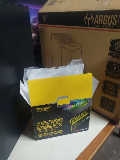 **Quad Core i5 4590**Nvidia Geforce Graphics Card**1000GB**Gigabyte Gaming Motherboard**Gaming Case