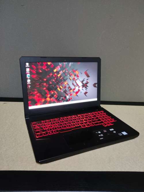 Asus TUF Gaming Laptop**6 Core i7**4GB Nvidia GTX1050ti Graphics**16GB Ram**