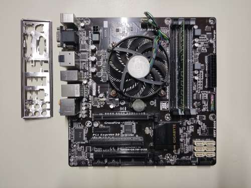 i7 4790**Gigabyte Q87M Motherboard**Evercool CPU Cooler**4GB Ram**