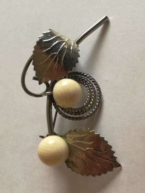 Vintage silver tone leaf with beige flower buds