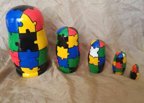 5 Piece nesting dolls -  Puzzle