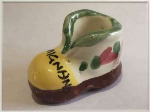 Miniature Italian ceramic - S Gimignano  - light yellow boot
