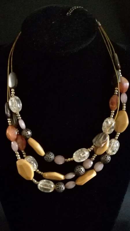 3 string beads necklace