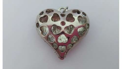 Silver heart pendant with diamanté