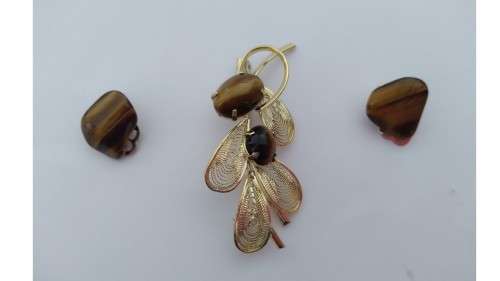 3 Piece - tiger eye gold tone leaf brooch and clip on earrings