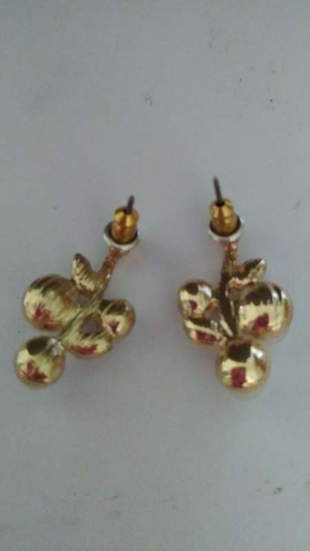 2 Piece - faux pearl necklace with earrings