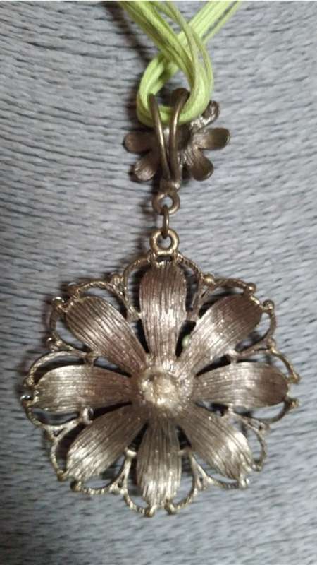 Green flower necklace