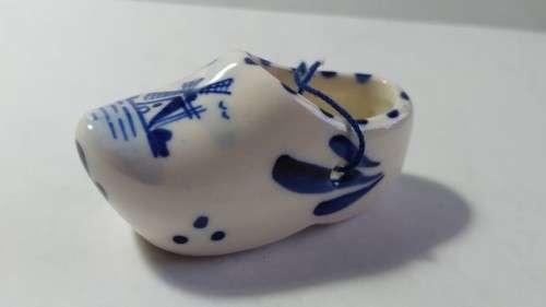 Miniature clog