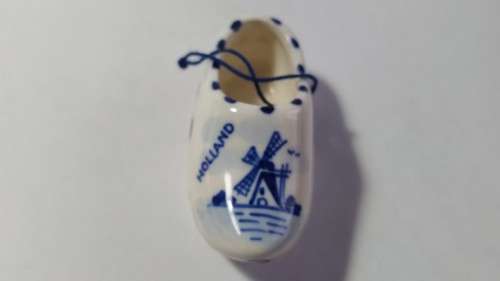 Miniature clog