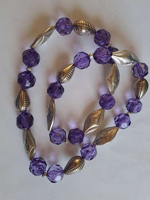 Bulky purple and silver tone beads necklace
