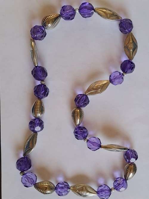 Bulky purple and silver tone beads necklace