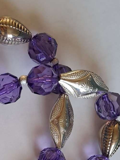 Bulky purple and silver tone beads necklace