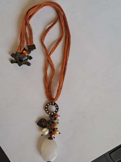 Leather & beads necklace