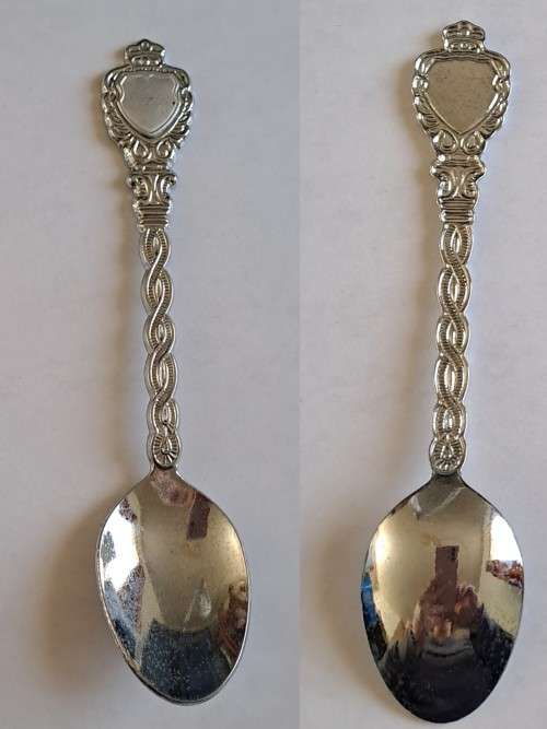 Vintage souvenir spoon -Blank plaque -  twisted